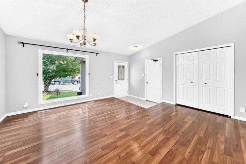 8 Hawkfield Crescent Nw, Calgary, AB - Indoor