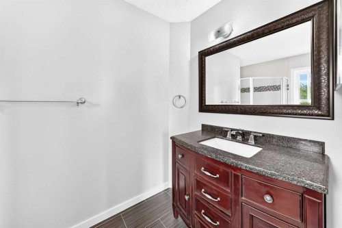8 Hawkfield Crescent Nw, Calgary, AB - Indoor Photo Showing Bathroom