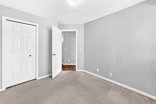 8 Hawkfield Crescent Nw, Calgary, AB - Indoor