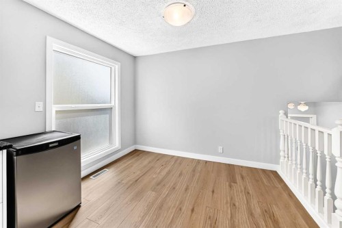 8 Hawkfield Crescent Nw, Calgary, AB - Indoor Photo Showing Other Room