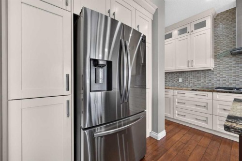 148 Evansborough Way Nw, Calgary, AB - Indoor Photo Showing Kitchen With Upgraded Kitchen