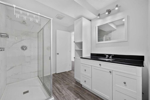 148 Evansborough Way Nw, Calgary, AB - Indoor Photo Showing Bathroom