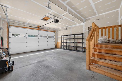 148 Evansborough Way Nw, Calgary, AB - Indoor Photo Showing Garage