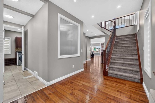 148 Evansborough Way Nw, Calgary, AB - Indoor Photo Showing Other Room