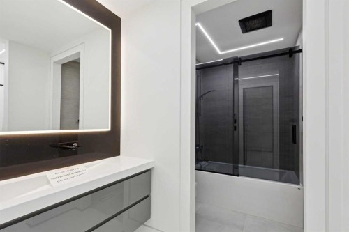 1104 Drury Avenue Ne, Calgary, AB - Indoor
