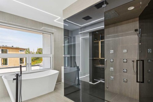 1104 Drury Avenue Ne, Calgary, AB - Indoor Photo Showing Other Room