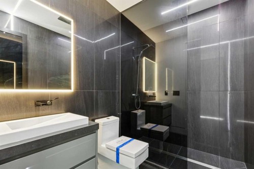 1104 Drury Avenue Ne, Calgary, AB - Indoor