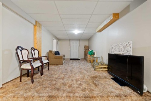 48 Castleglen Court Ne, Calgary, AB - Indoor