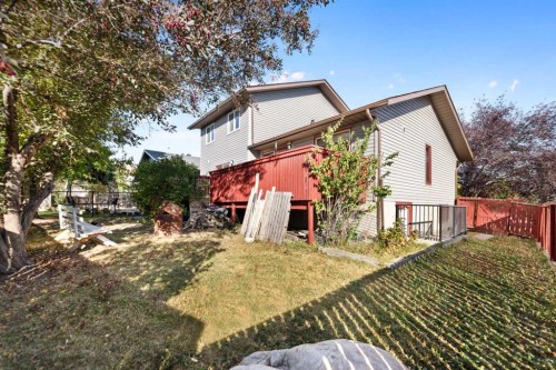 48 Castleglen Court Ne, Calgary, AB - Outdoor