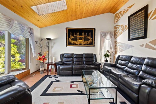 48 Castleglen Court Ne, Calgary, AB - Indoor Photo Showing Living Room