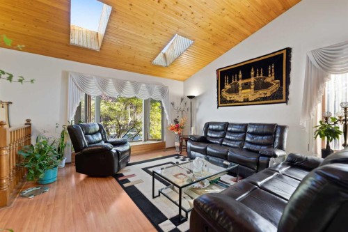 48 Castleglen Court Ne, Calgary, AB - Indoor Photo Showing Living Room