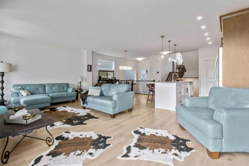 100 Cranbrook Gardens West, Calgary, AB - Indoor Photo Showing Living Room