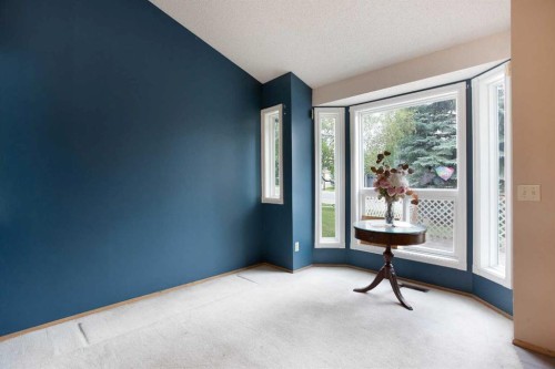 127 Shawinigan Drive Sw, Calgary, AB - Indoor