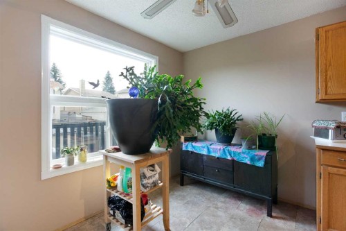 127 Shawinigan Drive Sw, Calgary, AB - Indoor