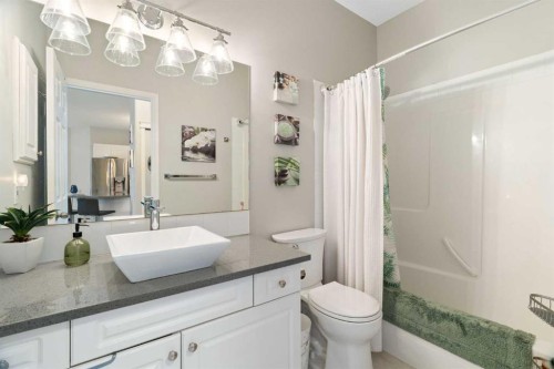 1301-7451 Springbank Boulevard Sw, Calgary, AB - Indoor Photo Showing Bathroom