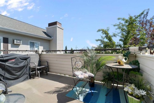 1301-7451 Springbank Boulevard Sw, Calgary, AB - Outdoor