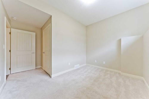 373 Nolancrest Heights Nw, Calgary, AB - Indoor Photo Showing Other Room
