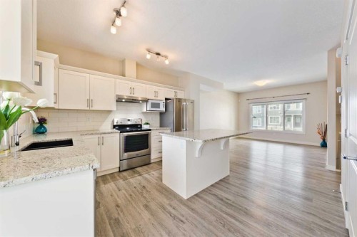373 Nolancrest Heights Nw, Calgary, AB - Indoor Photo Showing Kitchen
