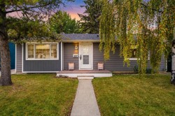 327 Lynnview Way SE Calgary, AB T2C 1T7