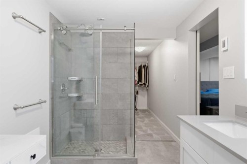 327 Lynnview Way Se, Calgary, AB 