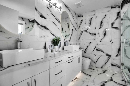 4508 87 Avenue Ne, Calgary, AB - Indoor Photo Showing Laundry Room