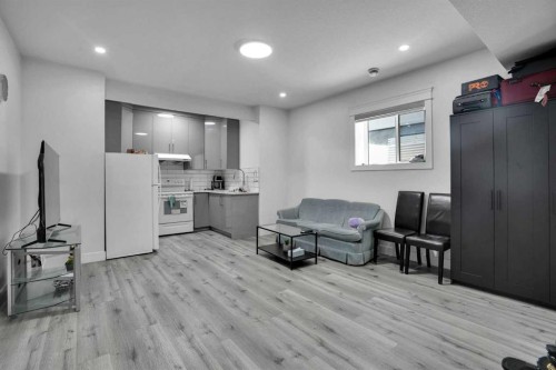 4508 87 Avenue Ne, Calgary, AB - Indoor