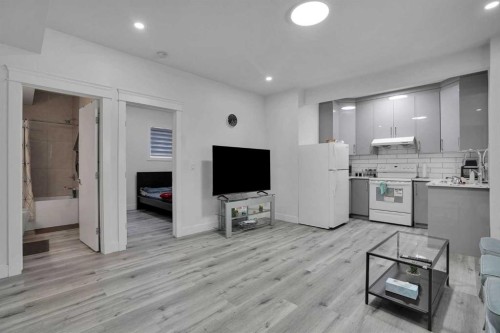4508 87 Avenue Ne, Calgary, AB - Indoor