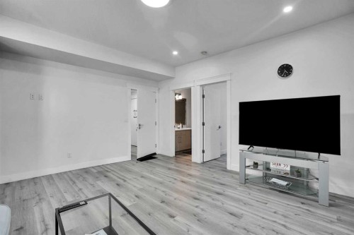 4508 87 Avenue Ne, Calgary, AB - Indoor