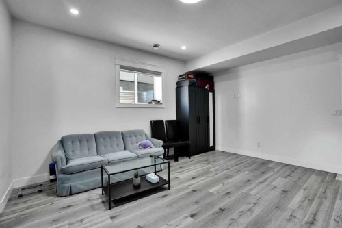 4508 87 Avenue Ne, Calgary, AB - Indoor