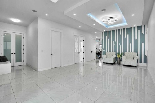 4508 87 Avenue Ne, Calgary, AB - Indoor Photo Showing Other Room