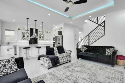 4508 87 Avenue Ne, Calgary, AB - Indoor