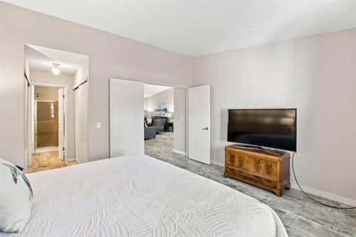 75 Lincoln Manor East, Calgary, AB - Indoor Photo Showing Bedroom