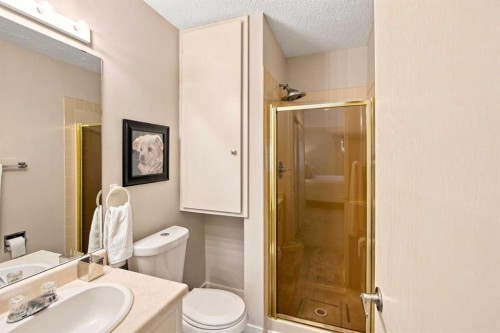 75 Lincoln Manor East, Calgary, AB - Indoor Photo Showing Bathroom