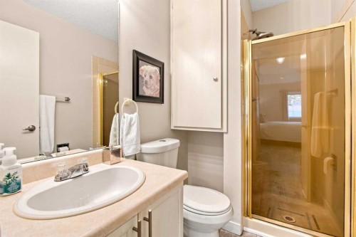75 Lincoln Manor East, Calgary, AB - Indoor Photo Showing Bathroom