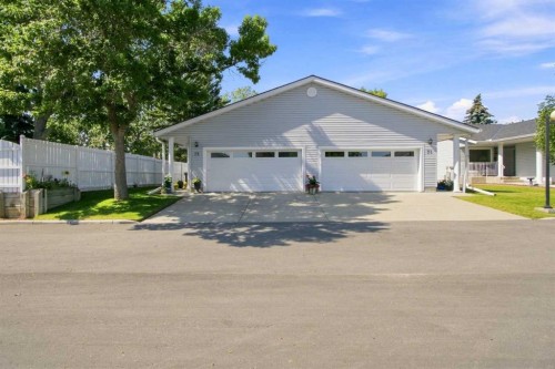 75 Lincoln Manor East, Calgary, AB - Outdoor