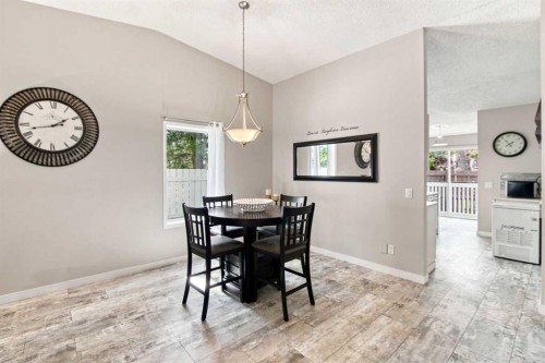 75 Lincoln Manor East, Calgary, AB - Indoor Photo Showing Dining Room