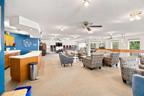 75 Lincoln Manor East, Calgary, AB - Indoor