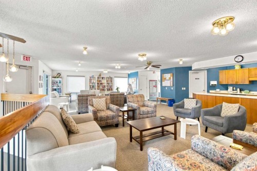 75 Lincoln Manor East, Calgary, AB - Indoor Photo Showing Living Room