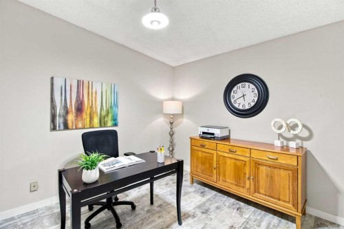 75 Lincoln Manor East, Calgary, AB - Indoor Photo Showing Office