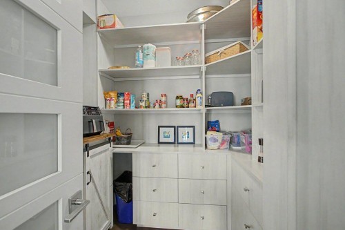 1355 Colgrove Avenue Ne, Calgary, AB - Indoor With Storage