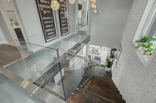 1355 Colgrove Avenue Ne, Calgary, AB - Indoor Photo Showing Other Room
