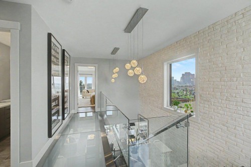 1355 Colgrove Avenue Ne, Calgary, AB - Indoor Photo Showing Other Room