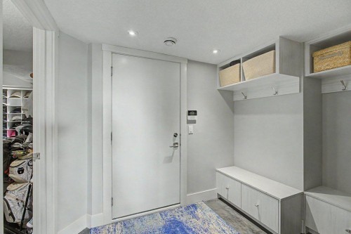 1355 Colgrove Avenue Ne, Calgary, AB - Indoor Photo Showing Other Room