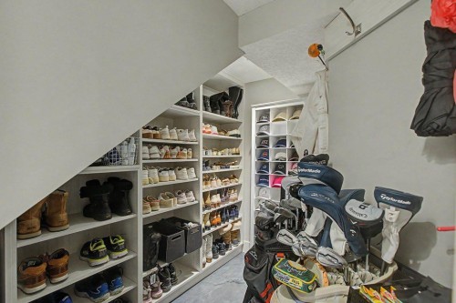 1355 Colgrove Avenue Ne, Calgary, AB - Indoor