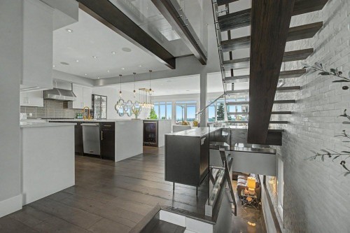 1355 Colgrove Avenue Ne, Calgary, AB - Indoor Photo Showing Kitchen
