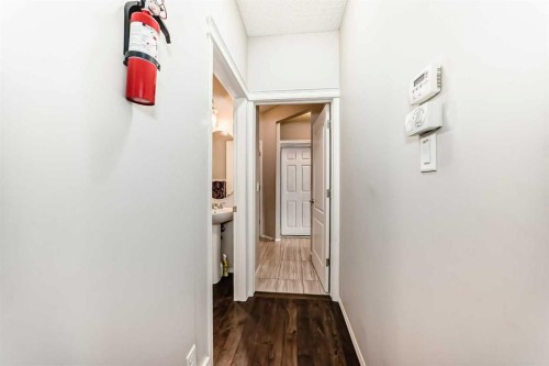 60 Evansborough Road Nw, Calgary, AB - Indoor Photo Showing Other Room