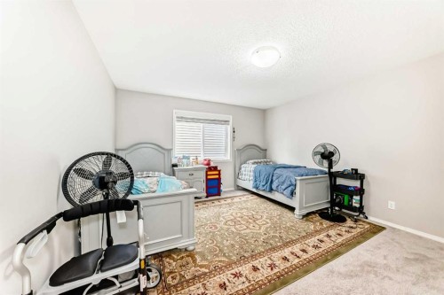 60 Evansborough Road Nw, Calgary, AB - Indoor Photo Showing Bedroom