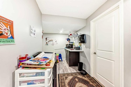 60 Evansborough Road Nw, Calgary, AB - Indoor Photo Showing Other Room