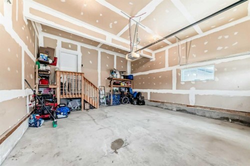 60 Evansborough Road Nw, Calgary, AB - Indoor Photo Showing Garage
