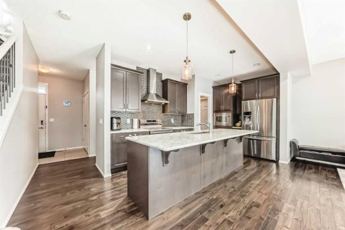 60 Evansborough Road Nw, Calgary, AB - Indoor Photo Showing Kitchen With Stainless Steel Kitchen With Upgraded Kitchen